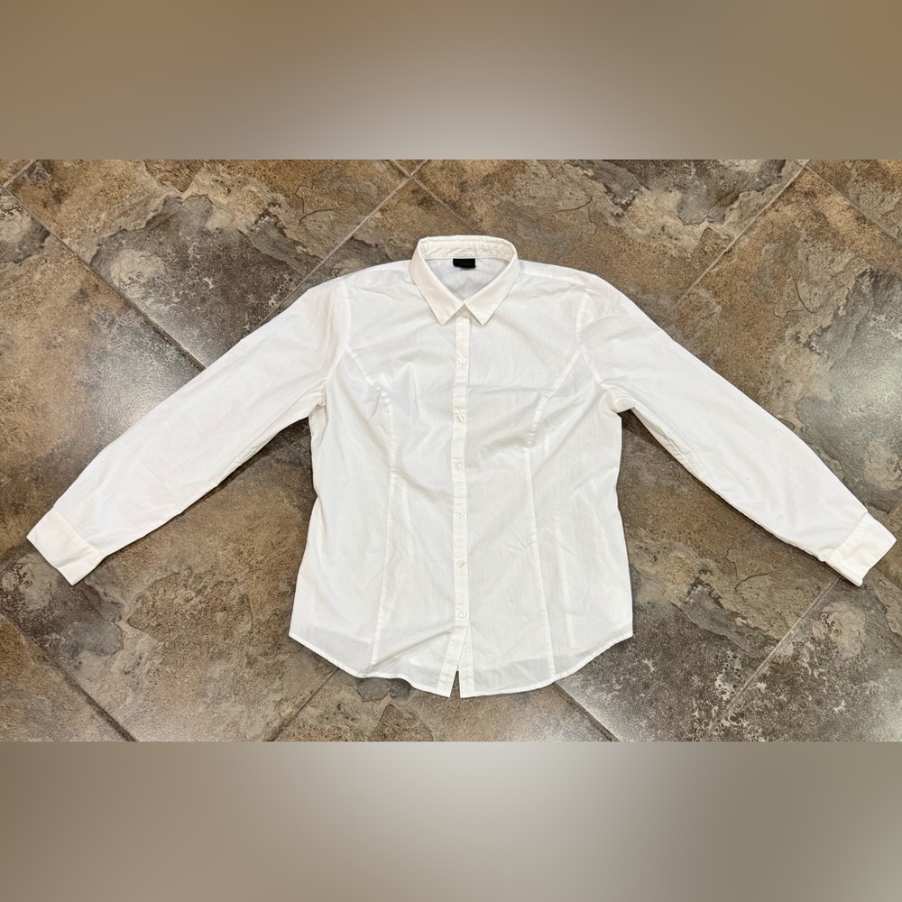 Worthington Classic White Button Down Shirt. Size 12